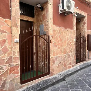 Dom wakacyjny Mary House, Katania