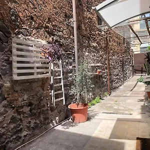 Appartamento Vicolo Lavico, Catania